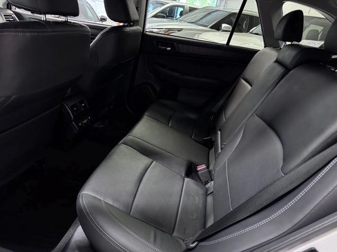 Used 2018 Subaru Outback 2.5i Limited AWD/4WD image 16