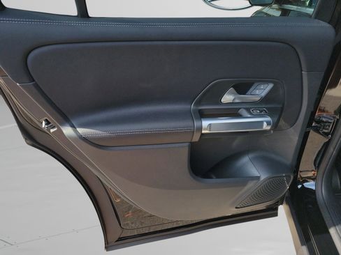 Certified 2025 Mercedes-Benz GLB 250 image 11