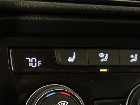 Used 2024 Volkswagen Taos SE AWD/4WD image 49