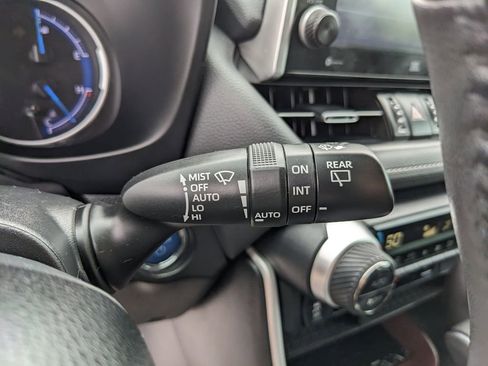 Used 2022 Toyota RAV4 Limited image 37