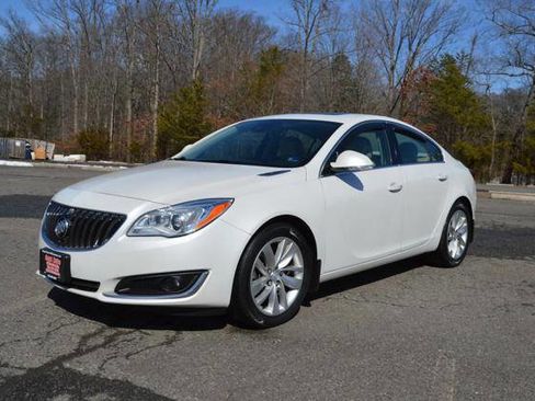 Used 2016 Buick Regal Premium w/ Driver Confidence Package #1 image 2