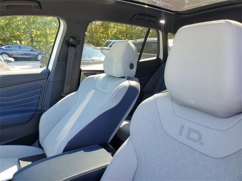 New 2025 Volkswagen ID.4 Pro S image 16