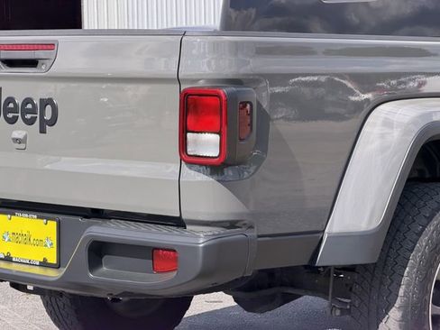 Used 2020 Jeep Gladiator Sport image 10