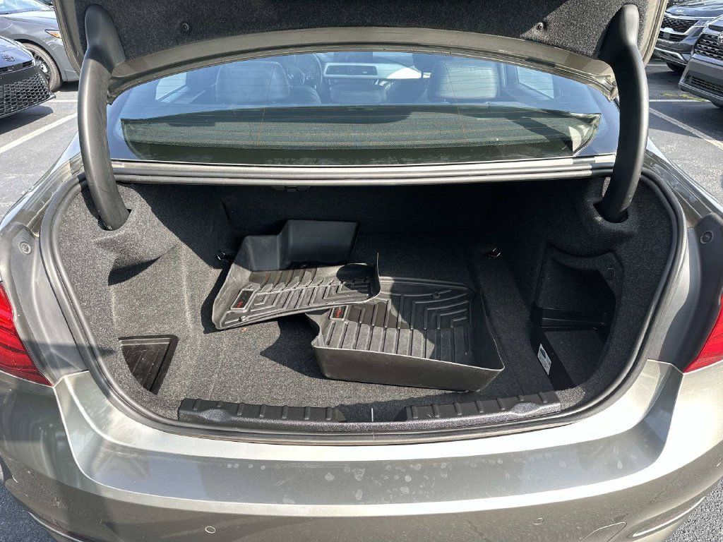 Used 2017 BMW 320i Sedan RWD image 18
