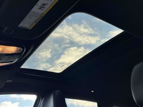 Used 2022 Jeep Grand Cherokee Limited image 14