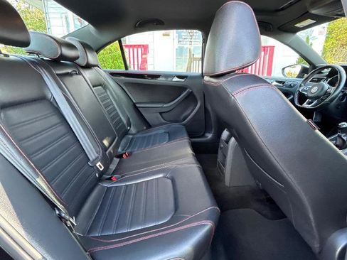 Used 2017 Volkswagen Jetta GLI image 23
