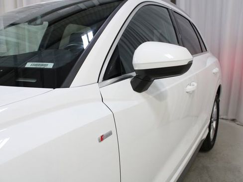 Used 2024 Audi Q3 2.0T Premium w/ Convenience Package AWD/4WD image 35