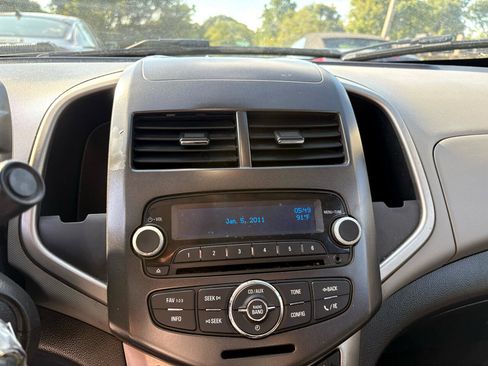 Used 2013 Chevrolet Sonic LT image 10