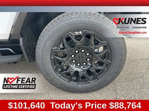 New 2025 GMC Hummer EV 2X w/ LPO, Dark Essentials Package image 18