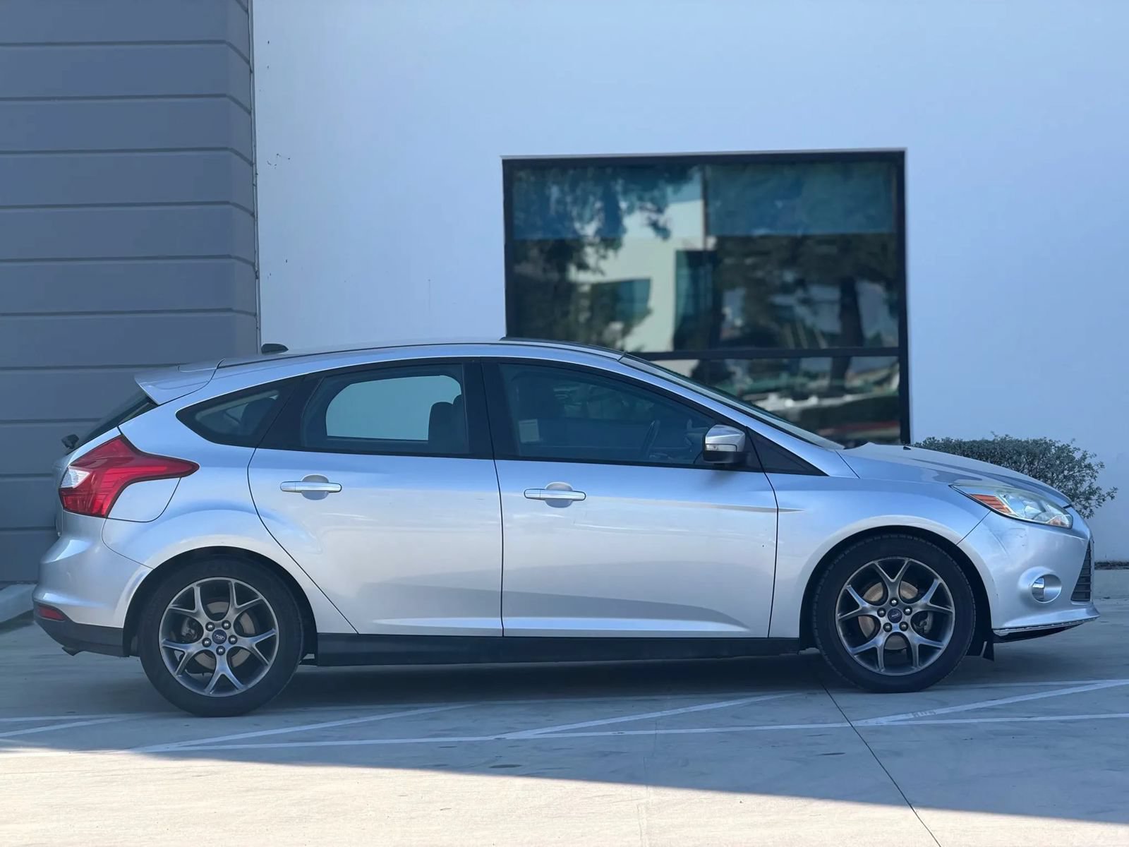 Used 2014 Ford Focus SE w/ Equipment Group 201A FWD image 6
