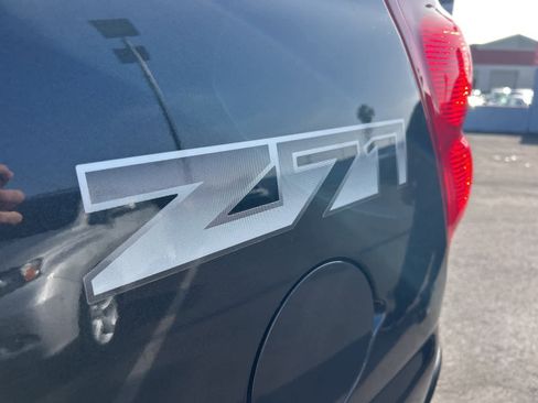 Used 2005 Chevrolet Avalanche Z71 w/ Sun And Sound Package image 19