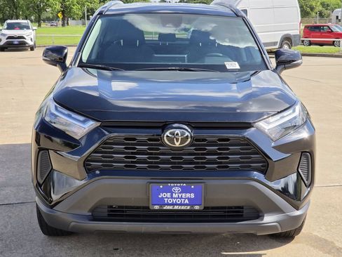 Used 2025 Toyota RAV4 XLE FWD image 3