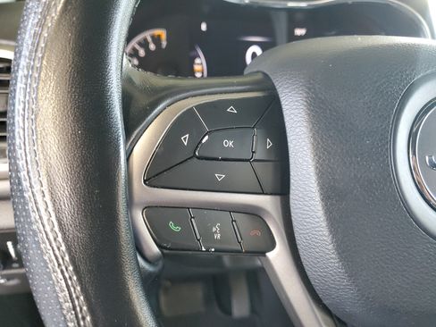 Used 2019 Jeep Grand Cherokee Altitude RWD image 23