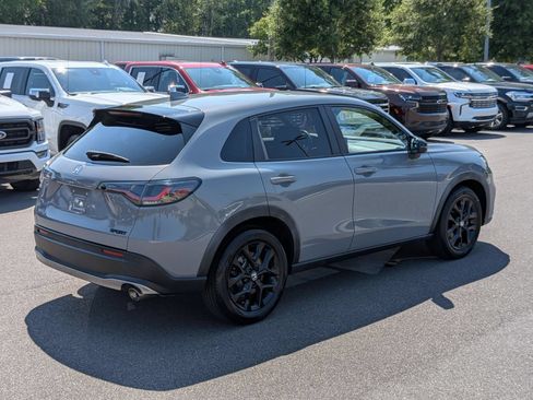 Used 2023 Honda HR-V Sport image 3