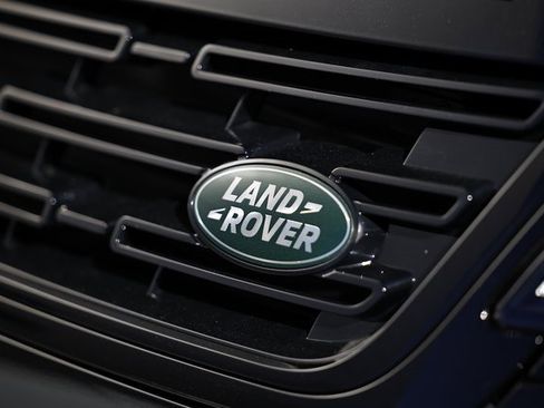 New 2026 Land Rover Range Rover Evoque S image 3