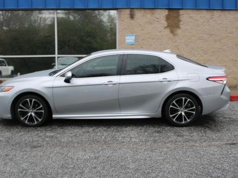 Used 2020 Toyota Camry SE image 24
