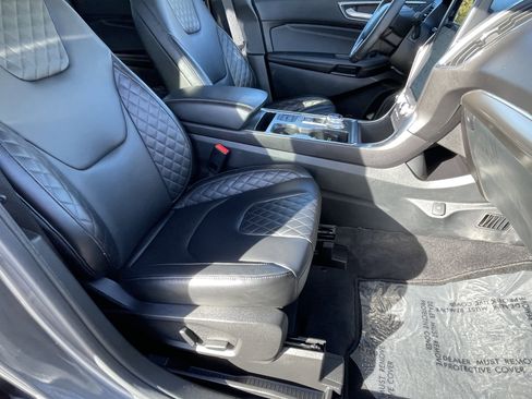 Used 2024 Ford Edge Titanium image 14