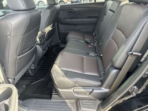 Used 2024 Honda Passport Black Edition image 14