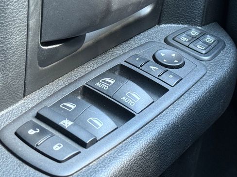 Used 2024 RAM 2500 Tradesman w/ Chrome Appearance Group image 31