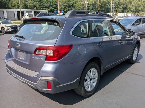 Used 2018 Subaru Outback 2.5i AWD/4WD image 3