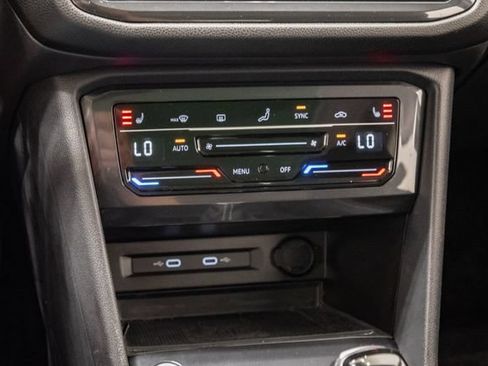 Used 2023 Volkswagen Tiguan SE FWD image 19