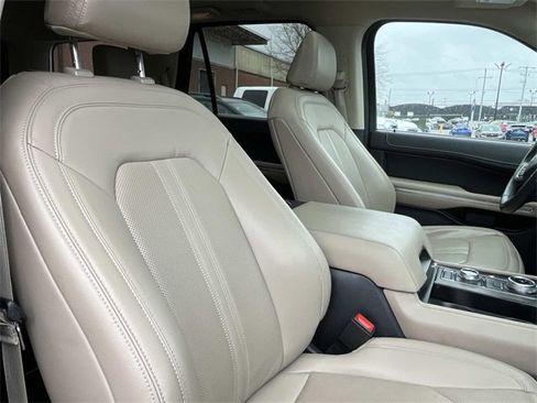 Used 2023 Ford Expedition Limited image 27