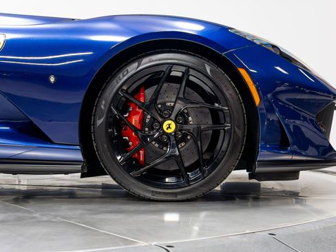 Used 2019 Ferrari 812 Superfast image 22