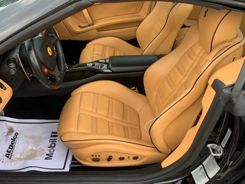 Used 2014 Ferrari California image 17