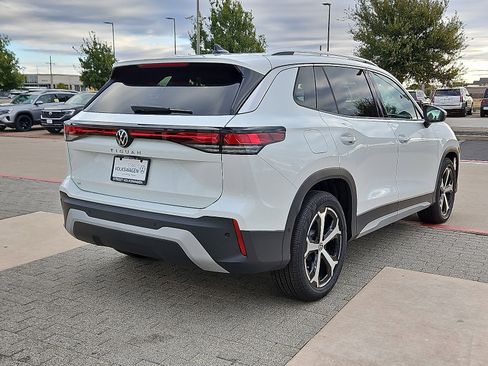New 2026 Volkswagen Tiguan SE image 3
