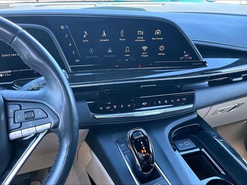 Used 2024 Cadillac Escalade Premium Luxury image 6