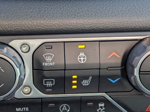 Used 2024 Jeep Wrangler Sport S image 24