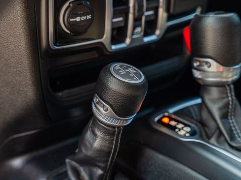 Used 2024 Jeep Wrangler Unlimited w/ Convenience Group image 30