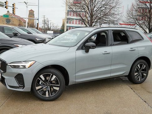 New 2026 Volvo XC60 B5 Core w/ Climate Package image 3