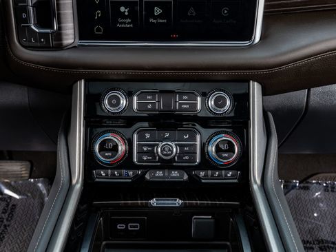 Used 2024 GMC Yukon Denali AWD/4WD image 27
