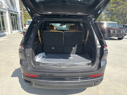 Used 2025 Jeep Grand Cherokee L Summit image 33