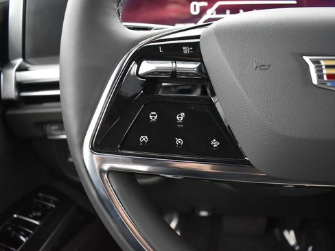 Certified 2025 Cadillac Escalade ESV Sport w/ Touring Package image 15