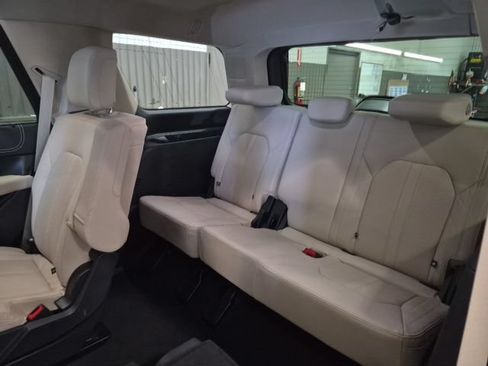 Used 2024 Ford Expedition Platinum AWD/4WD image 22