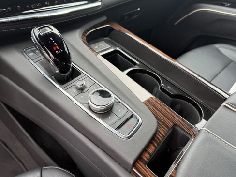 Used 2023 Cadillac Escalade ESV Luxury RWD image 25