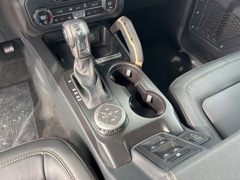 New 2025 Ford Bronco Badlands AWD/4WD image 11