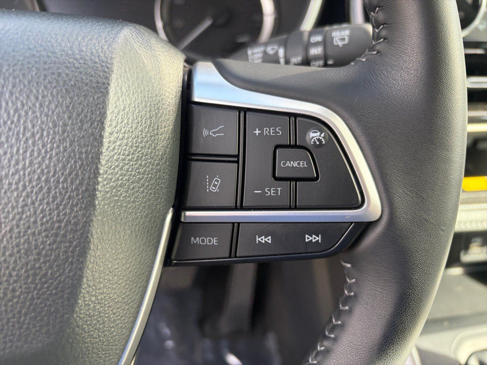 Used 2026 Toyota Highlander XLE AWD/4WD image 15