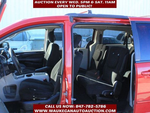 Used 2013 Dodge Grand Caravan SXT FWD image 7