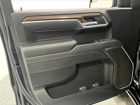 Used 2025 Chevrolet Silverado 1500 LT image 21