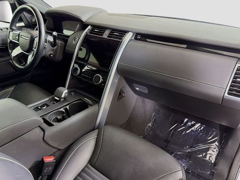 Certified 2023 Land Rover Discovery Metropolitan Edition AWD/4WD image 37