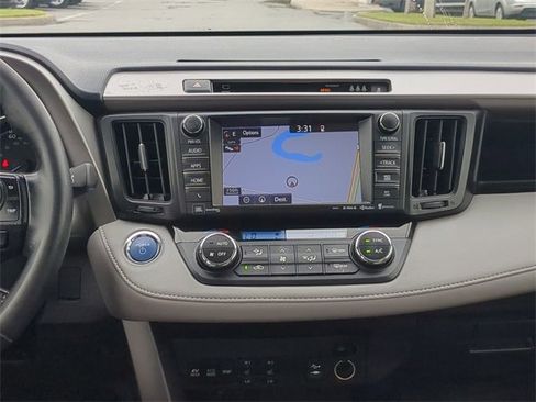 Used 2018 Toyota RAV4 Limited w/ Advanced Technology Package image 18