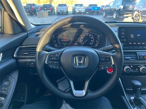 Used 2018 Honda Accord LX image 17