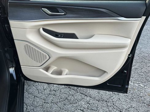 New 2025 Jeep Grand Cherokee Limited w/ Luxury Tech Group II image 14