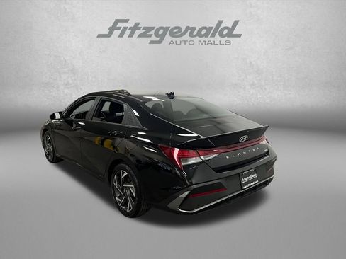Used 2025 Hyundai Elantra SEL FWD image 3