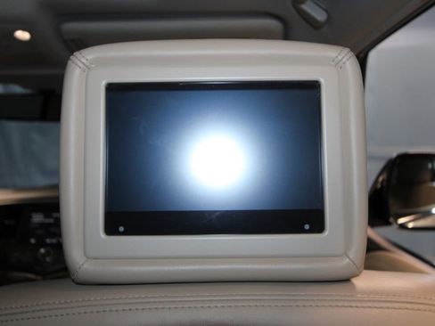 Used 2020 Nissan Armada Platinum w/ Captain's Chairs Package image 32