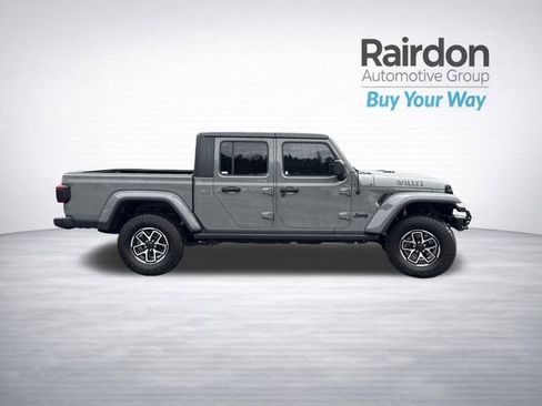 Used 2021 Jeep Gladiator Willys image 10
