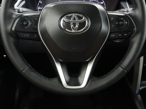 Used 2025 Toyota Corolla Cross LE image 23